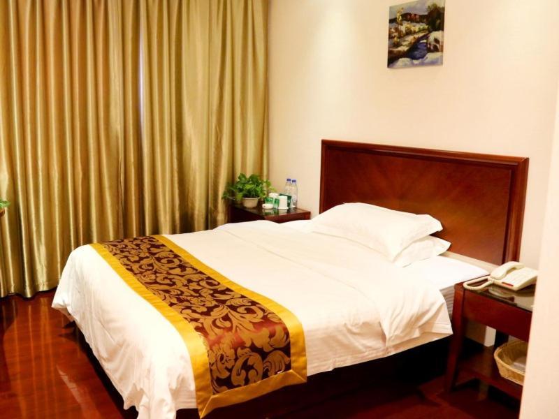 Greentree Inn Guiyang Court Street West Zhongshan Road Subway Station Business Hotel Exterior photo