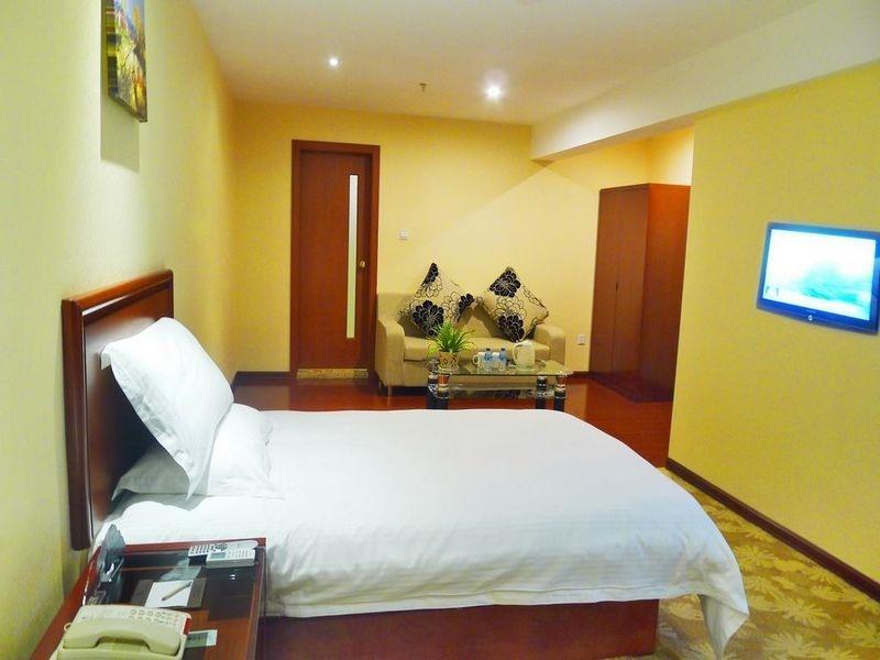 Greentree Inn Guiyang Court Street West Zhongshan Road Subway Station Business Hotel Exterior photo