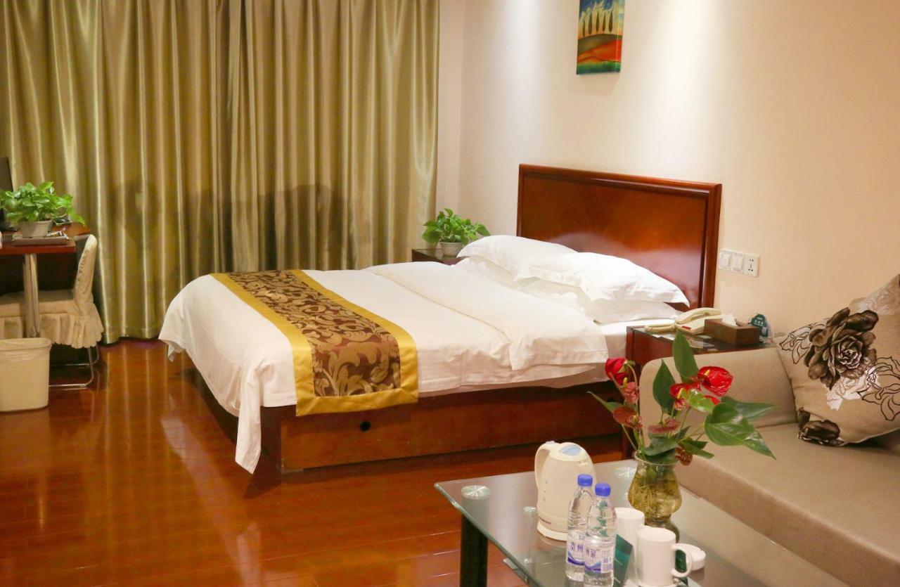 Greentree Inn Guiyang Court Street West Zhongshan Road Subway Station Business Hotel Exterior photo