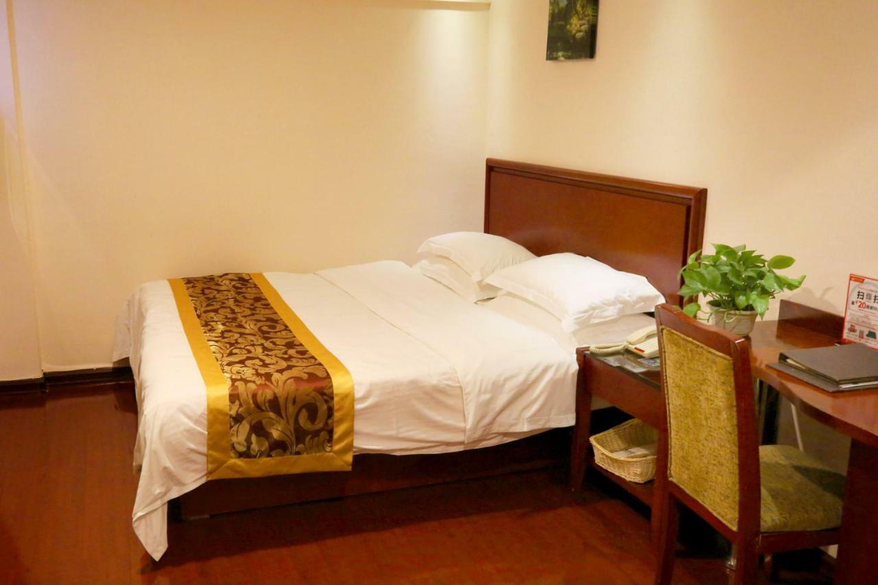 Greentree Inn Guiyang Court Street West Zhongshan Road Subway Station Business Hotel Exterior photo